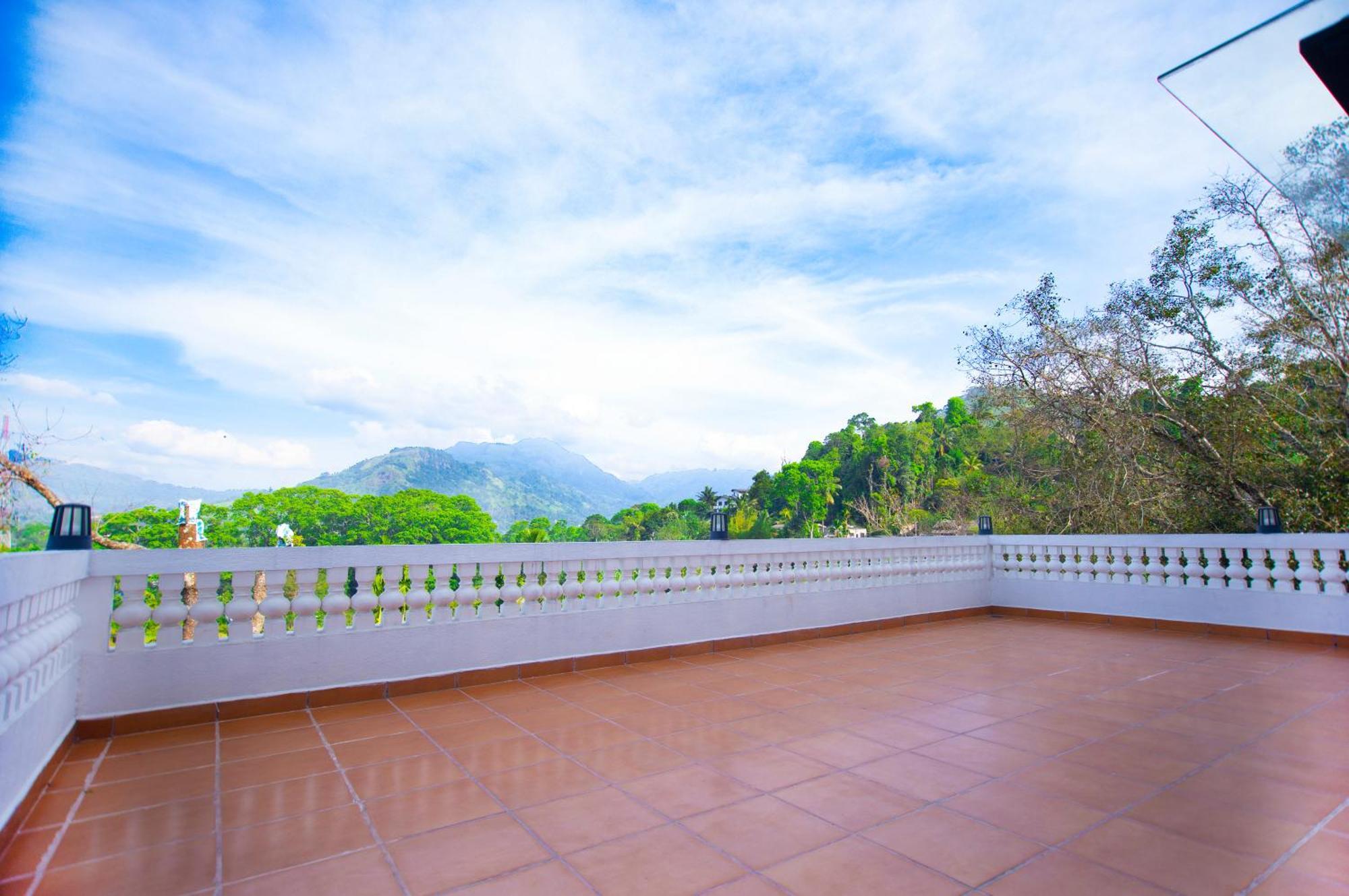 Hotel Crown Regency- Badulla Exteriér fotografie